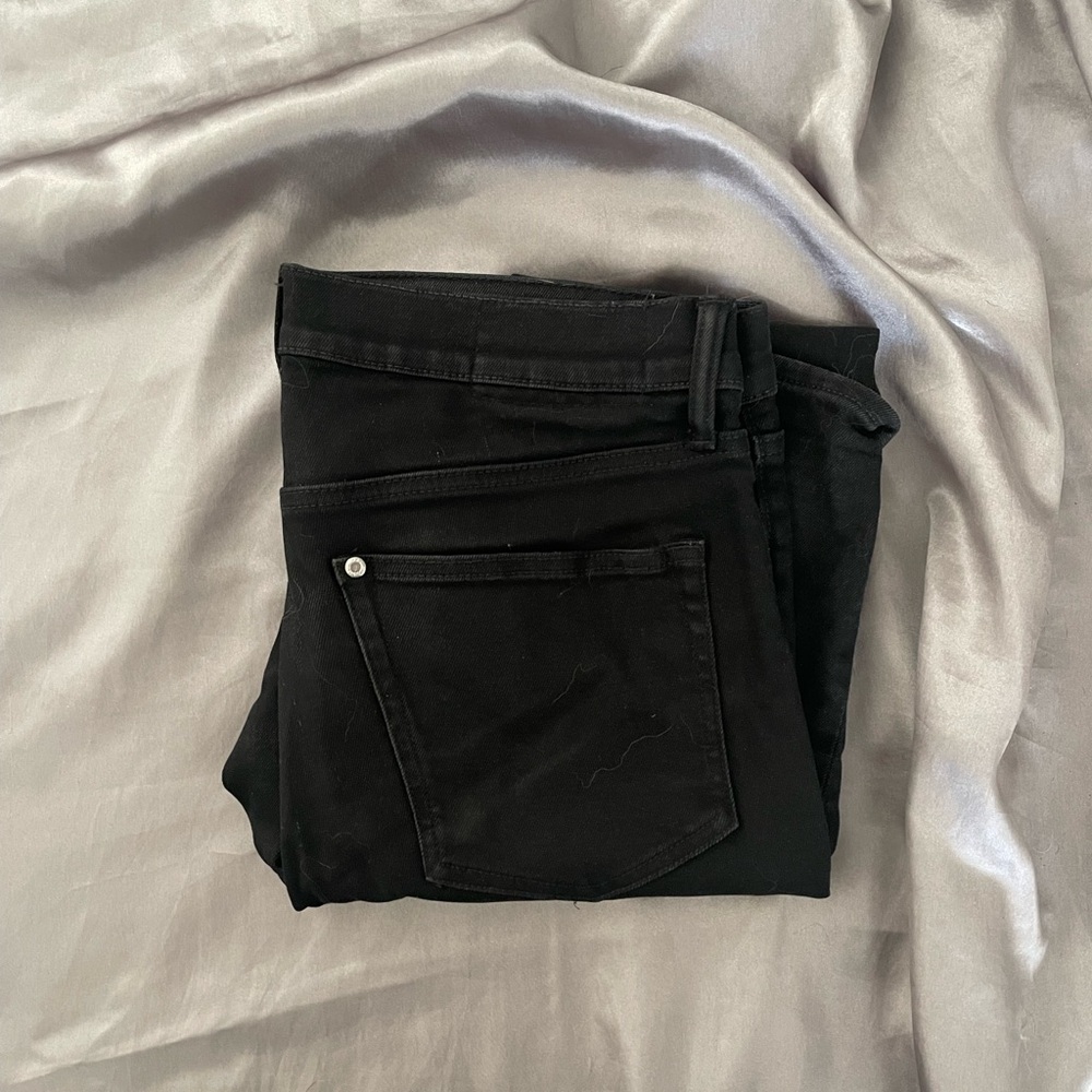H&M men’s black skinny fit jeans. Size 33/32.